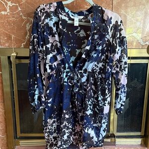Diane Von Furstenberg Tunic Empire Adjustable Waist Blouse Size 6 Navy Floral